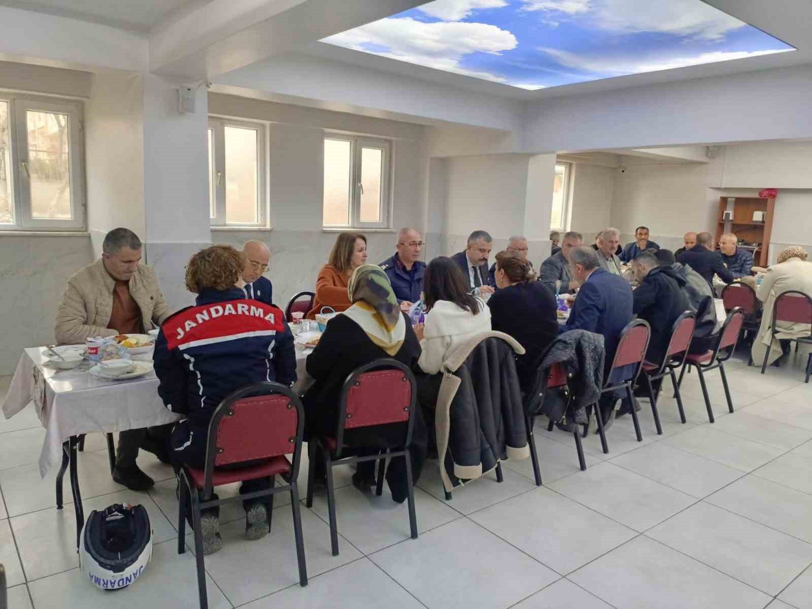 Eskişehir’de Şehit yakınları ve gaziler huzurevinde ağırlandı