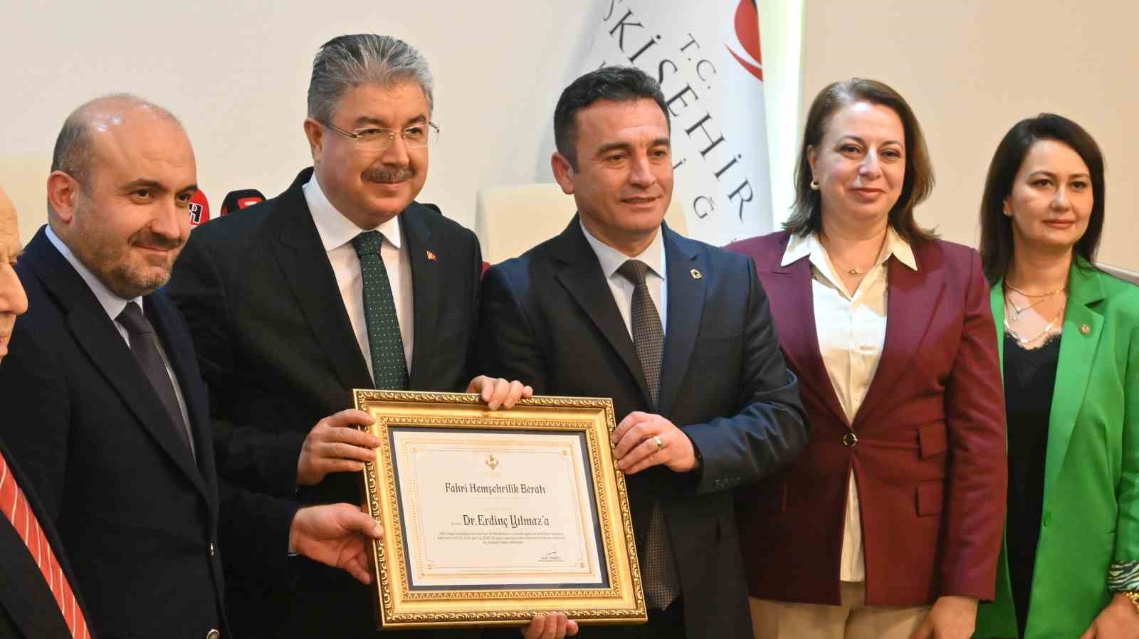 Vali Dr. Erdinç Yılmaz’a ’Sivrihisar Fahri Hemşehrilik Beratı’ takdim edildi