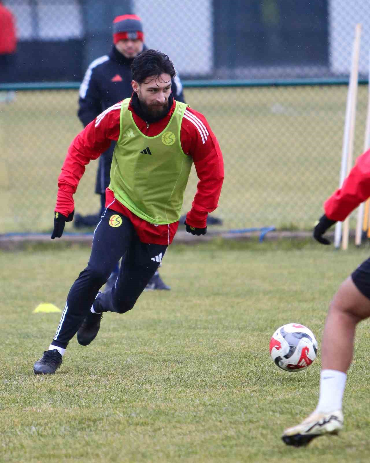 Eskişehirspor, Ayvalıkgücü Belediyespor maçının hazırlıklarına başladı