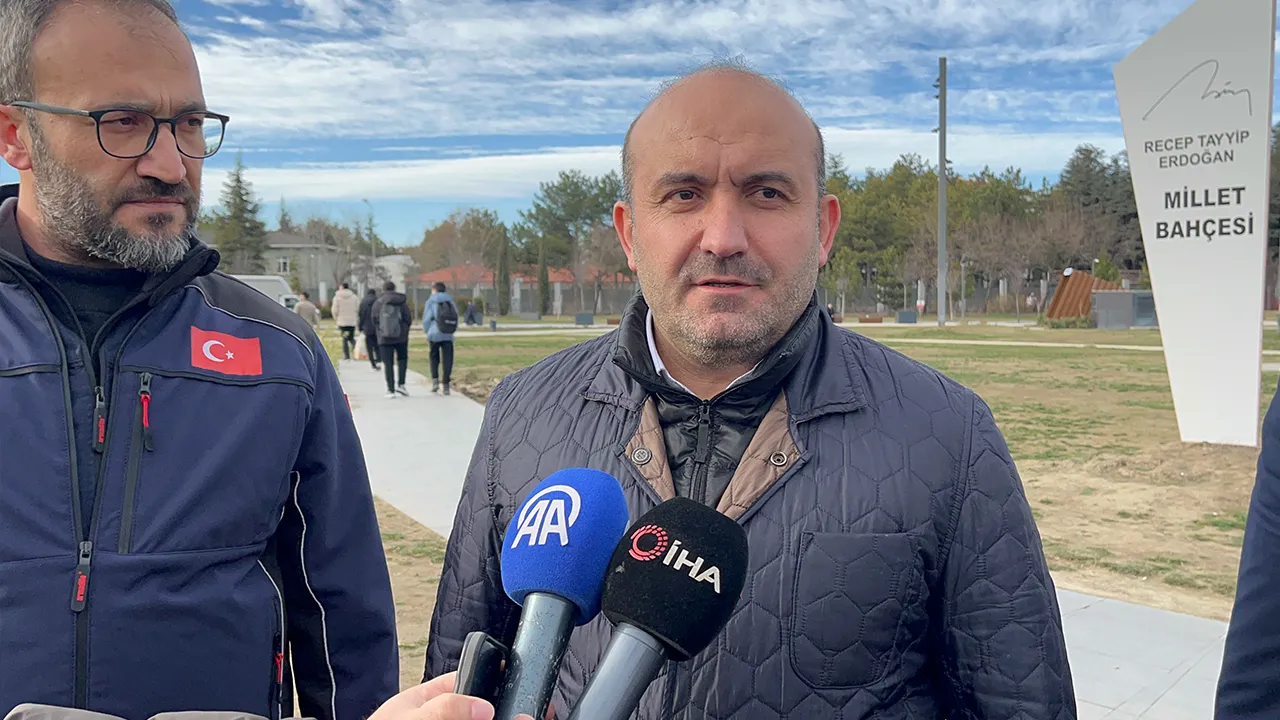 Gürhan Albayrak kaybettiği Ak Parti  tabanını mumla arıyor