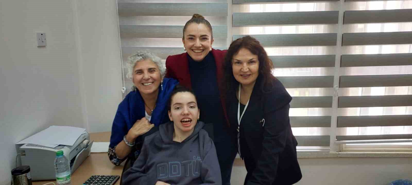 Açıköğretim Fakültesi öğrencileri Elay ve Talya’nın ilham veren başarı öyküsü