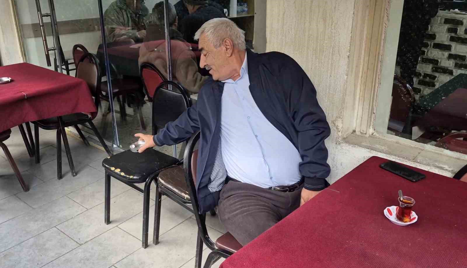 Azmetti, 40 yıl içtiği sigarayı 1 haftada bıraktı