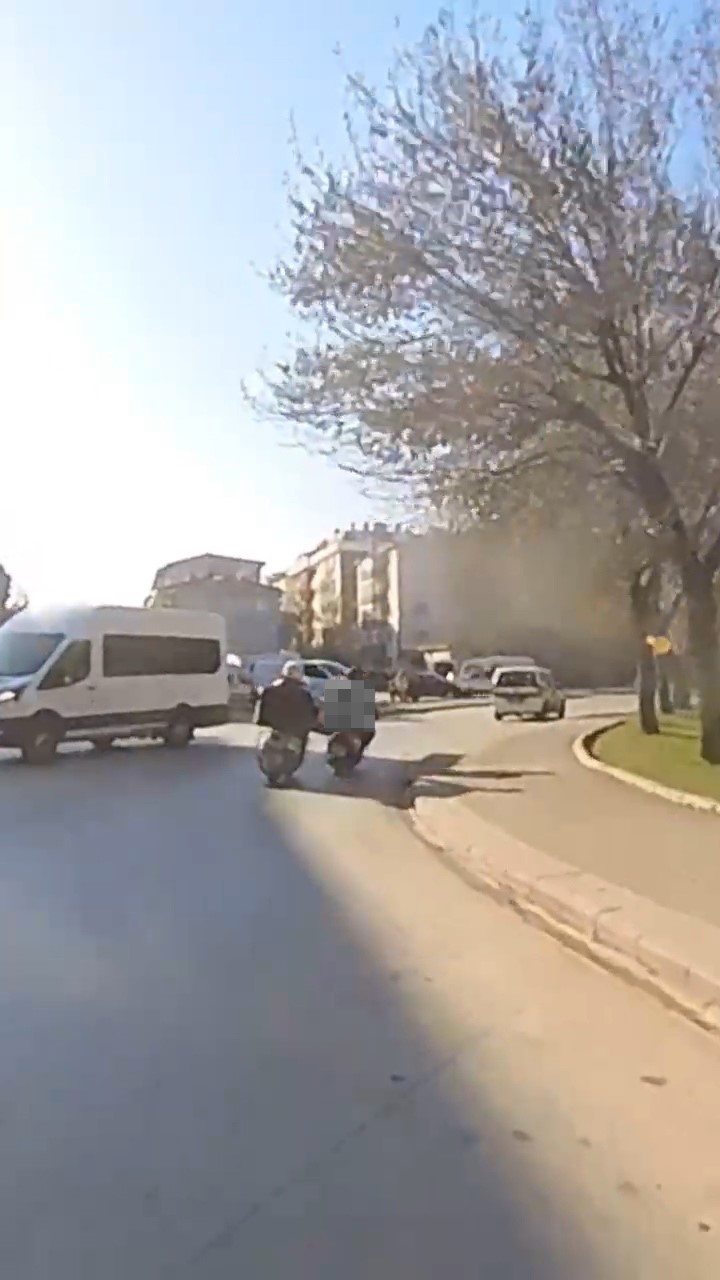 Benzini biten motosikleti iterken dengesini kaybeden motosiklet sürücüsü kaza yaptı